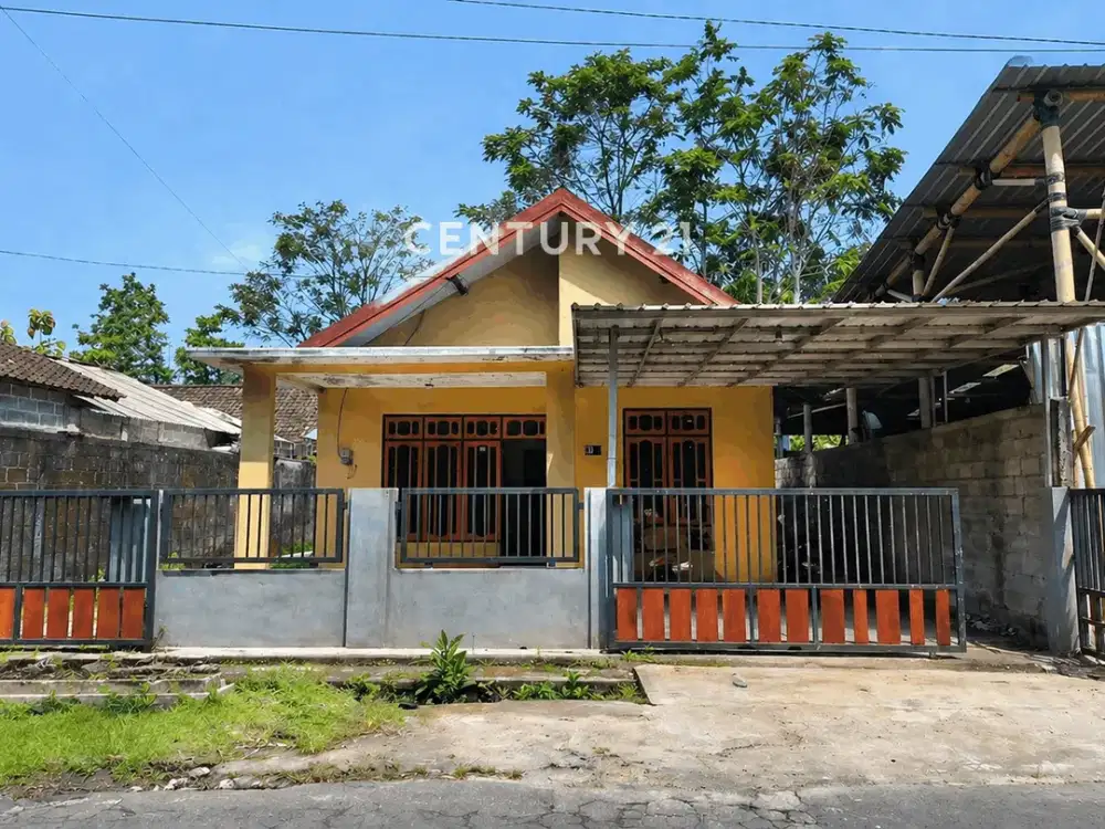 Rumah 3KT Pinggir Jalan Hanya 900m Ke Sop Pak Bayu