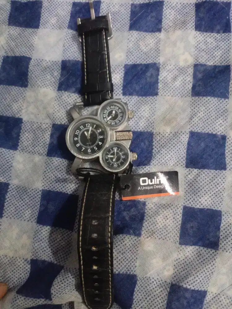 Di jual jam tangan masi baru Pula.