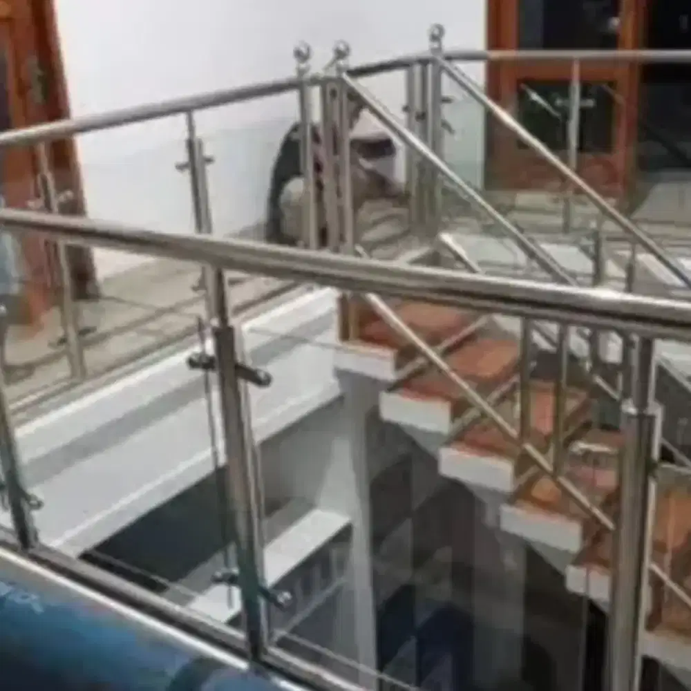 Railing tangga stainless minimalis @6