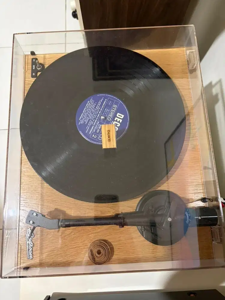 Turntable paket speaker aktif
