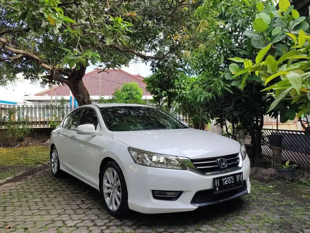 HONDA ACCORD CR2 2013 KM SEDIKIT