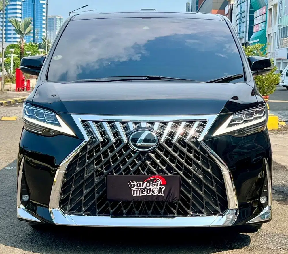 Lexus LM350 LM 350 VIP 4 seater 2022 Antik Low KM Murah Bekas Hitam