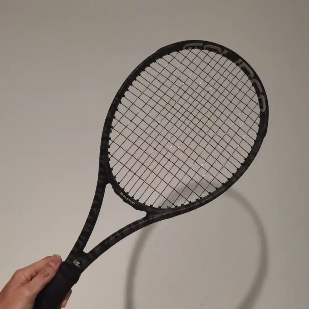 Raket tennis solinco blackout v2