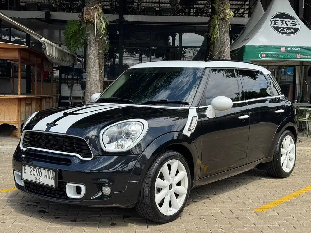 MINI COOPER S COUNTRYMAN LOW KM 2011 MINT CONDITION ORIGINAL
