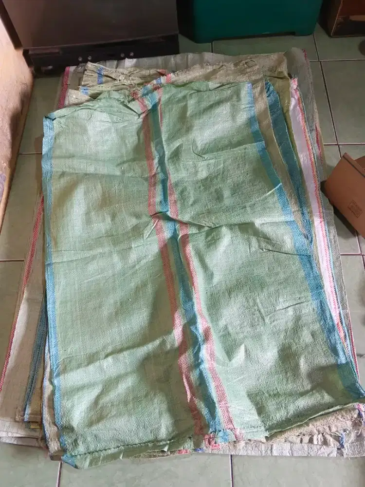 15 PCS KARUNG BEKAS UK. 75X110cm