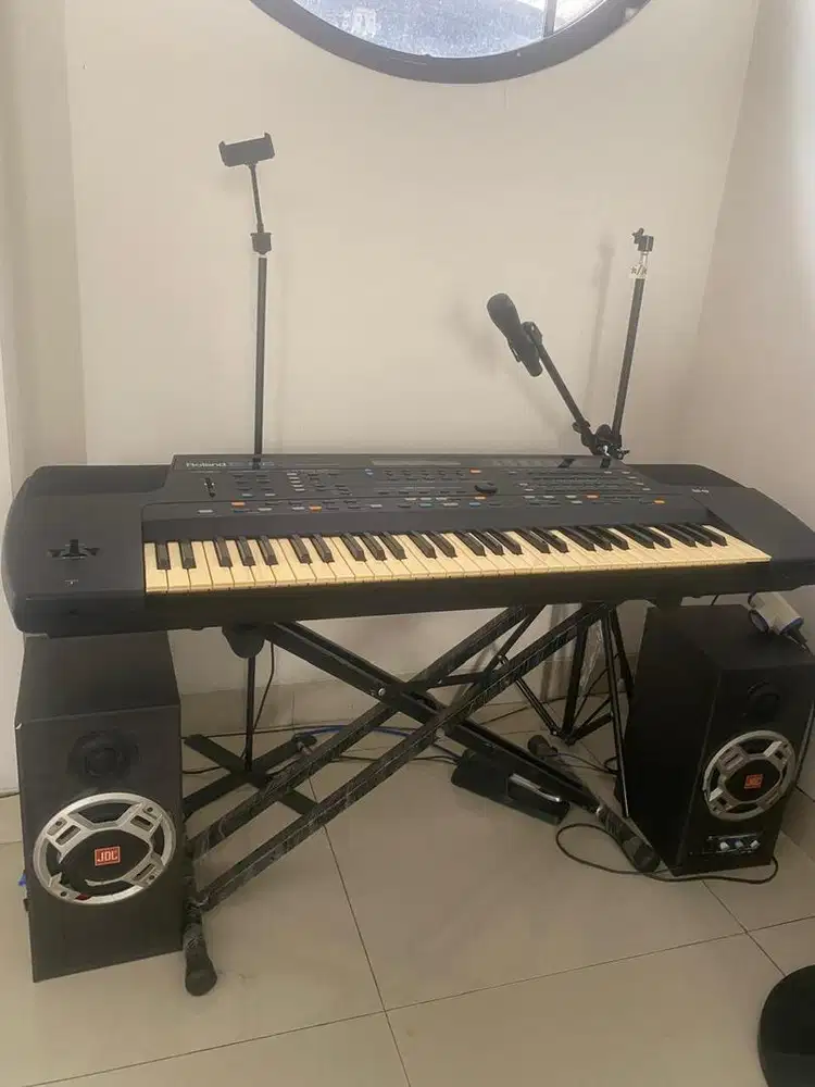 Keyboard Rolland E-86