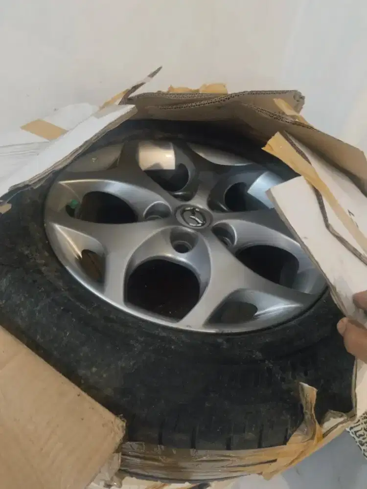 Velg mazda biante standar