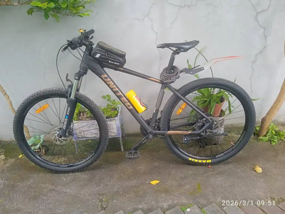 Sepeda MTB United 27.5