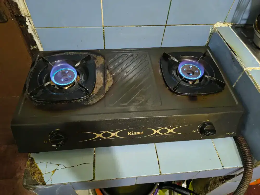 Kompor gas rinnai komplit dgn selang dan regulatornya