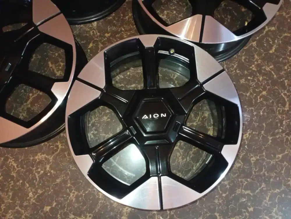 Velg Aion UT Premium R17  Aion UT,V,Jaecoo,Cherry J6,Omoda,Tiggo,dkk