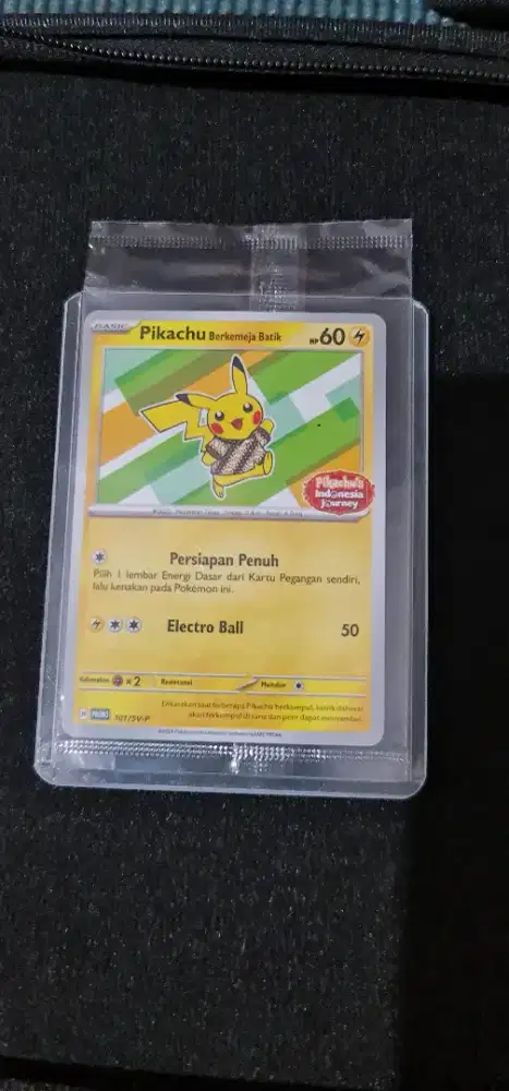 Kartu pikachu batik ada 2 warna