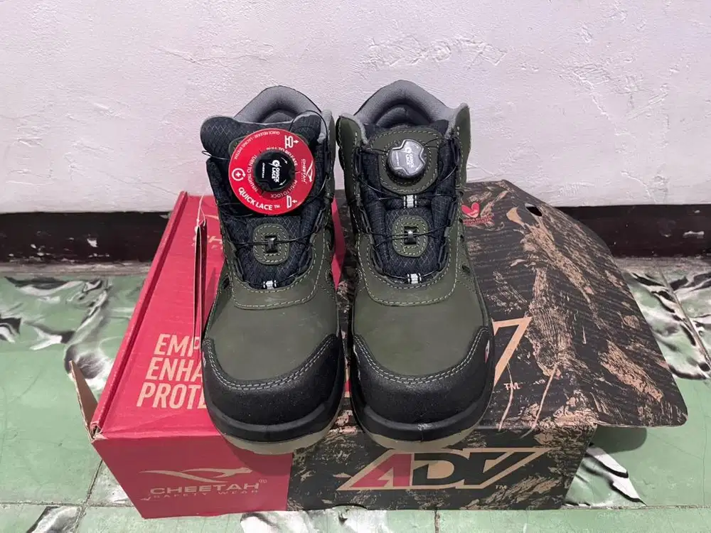Sepatu safety cheetah jubatus adv