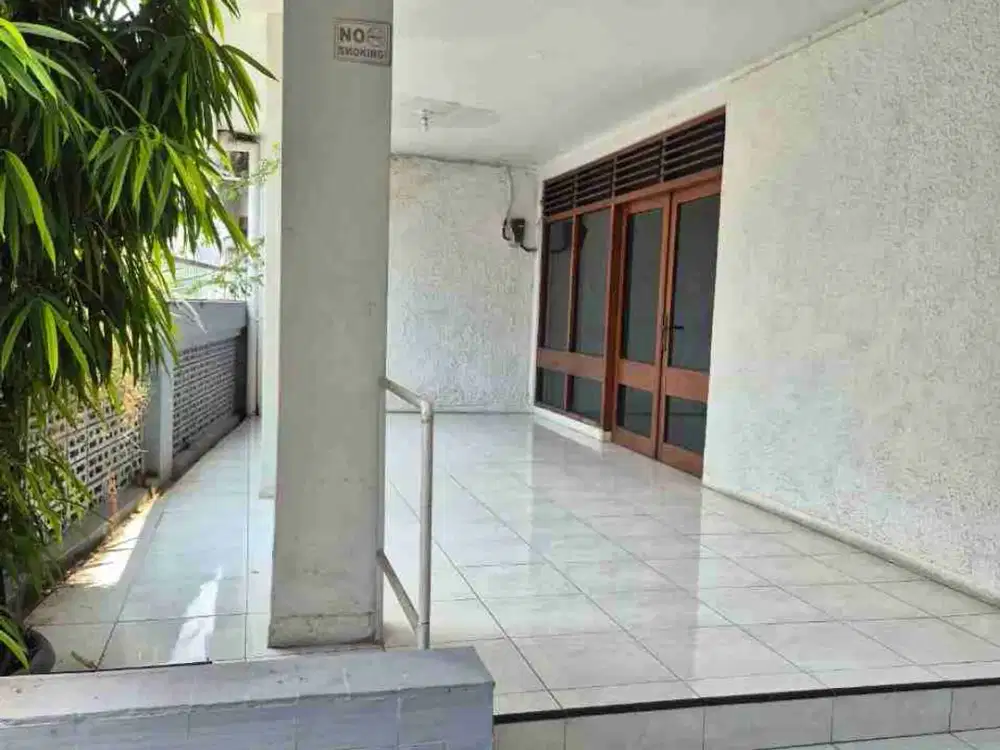 DIJUAL RUMAH SIAP HUNI DI BENDUNGAN HILIR JAKARTA PUSAT
