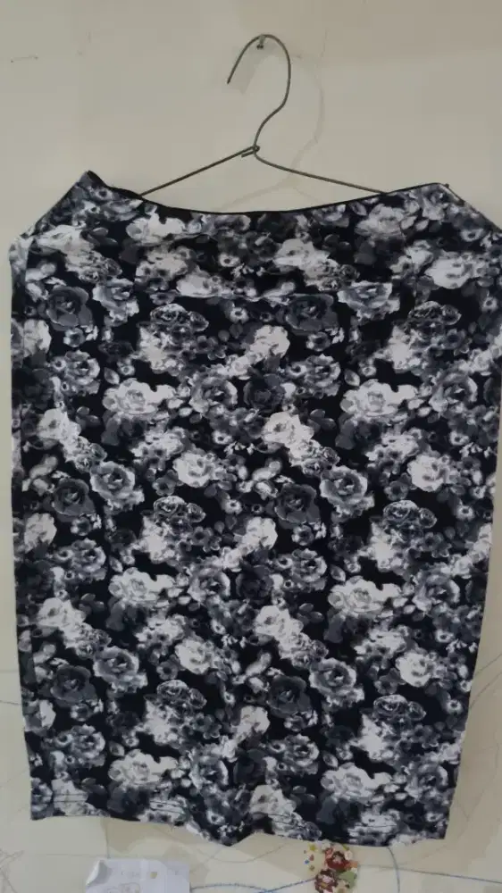 Zara floral skirt