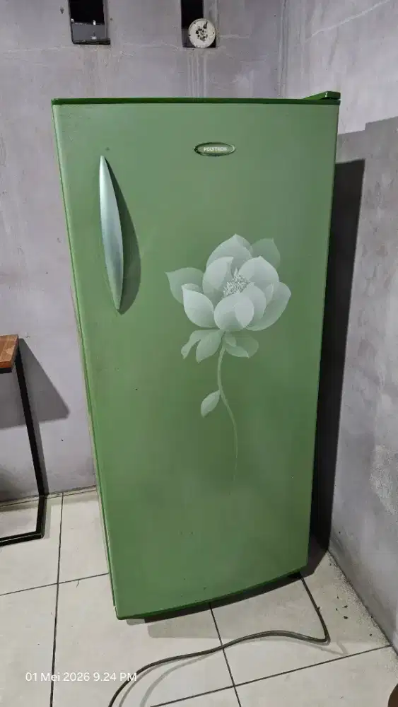 Di jual cepat kulkas polytron