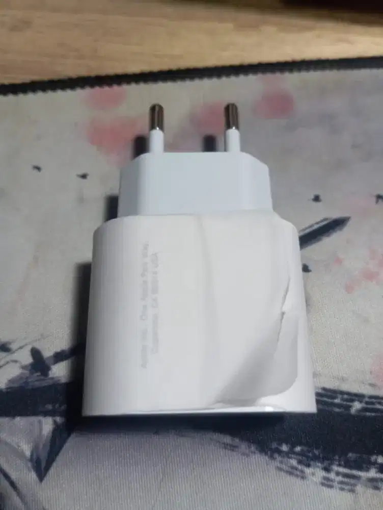 charger adaptor i phone 20W original like new nominus fast charging