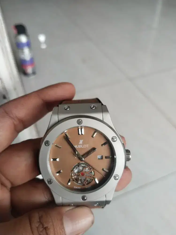 Jam tangan hublot