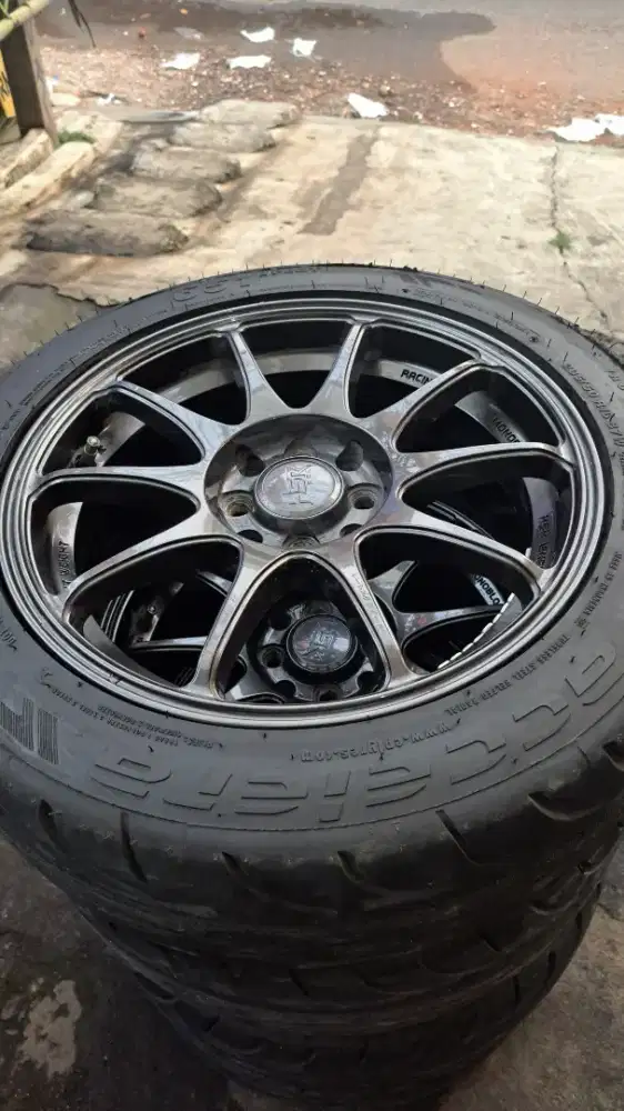 Velg dan ban r16 cocok buat avanza xenia livina jazz freed vios dll