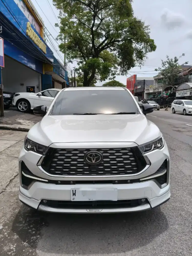 Toyota Innova Zenix Q Hybrid Modellista 2023 Matic Putih Mulus