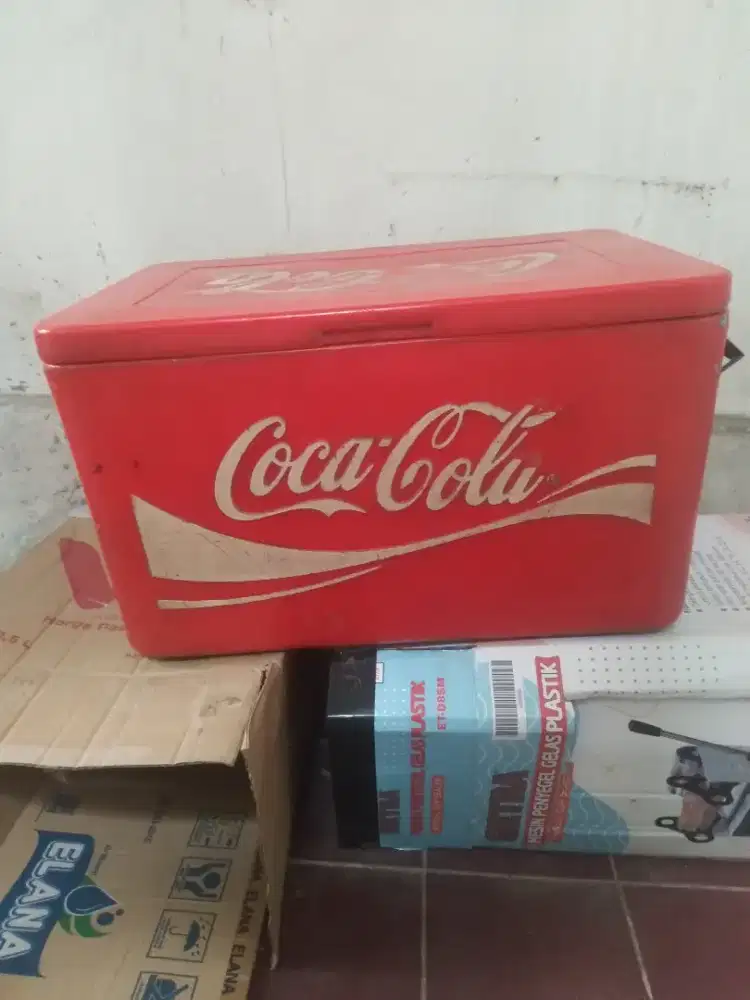 Box es Coca Cola jadul