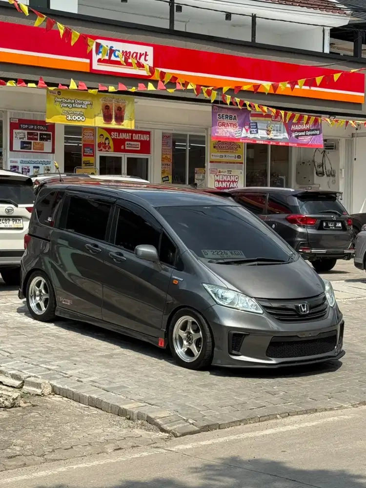 Honda Freed 2012 Bensin