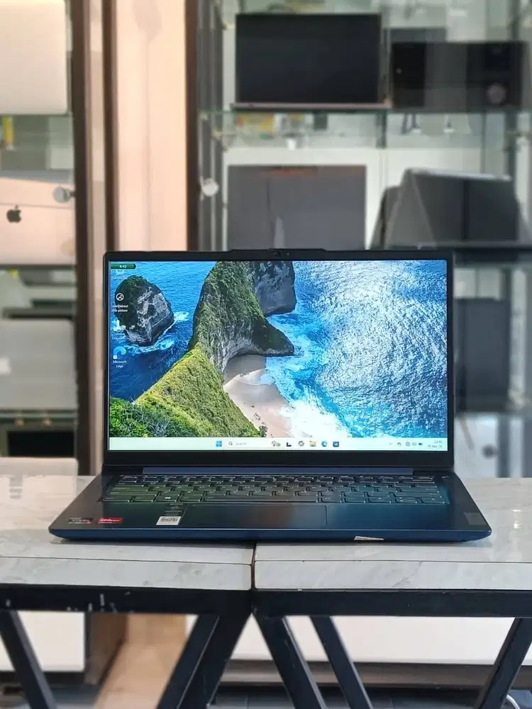 Lenovo IdeaPad Slim 3 14AMN8 Ryzen 3 7320U | 8GB 512GB SSD – Laptop Ti