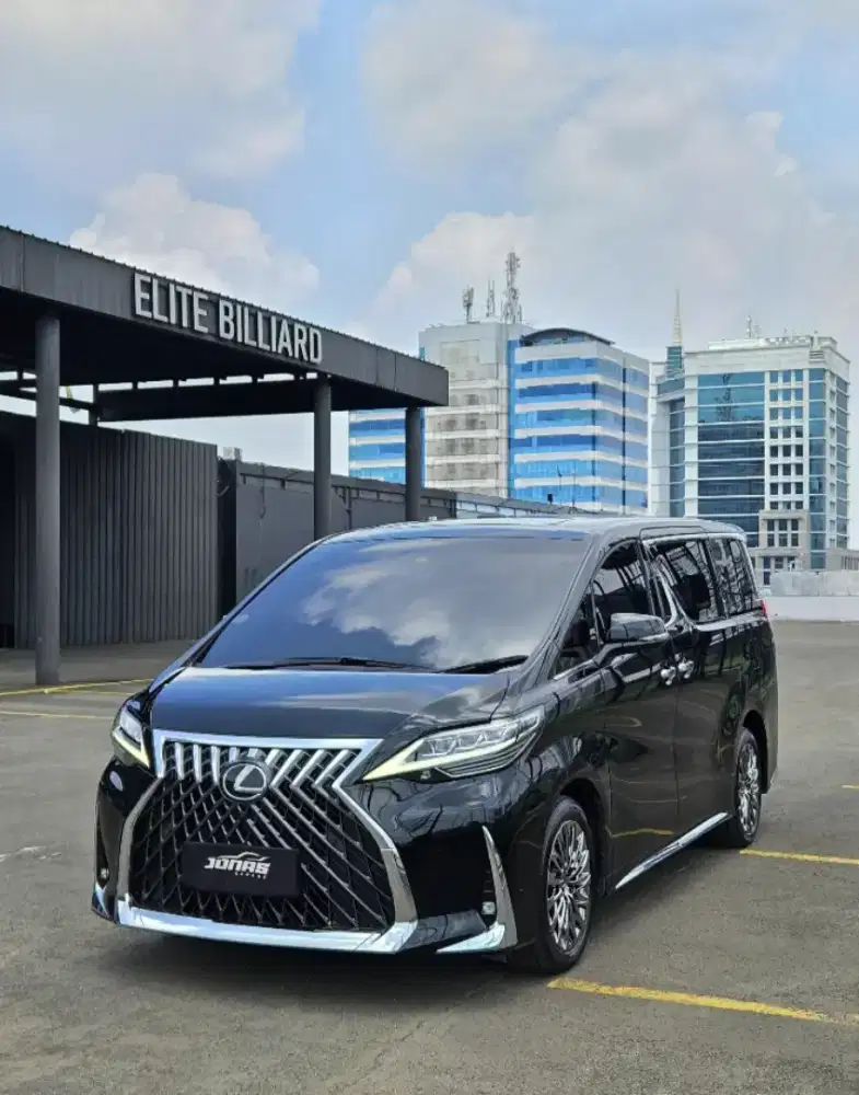 LEXUS LM350 2022 VIP 2 + 2 Seats Black on Black