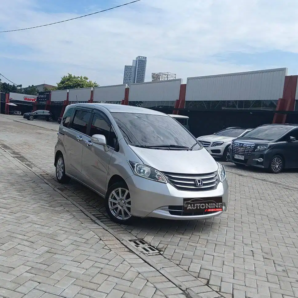 HONDA FREED PSD AT (MATIC) 2012