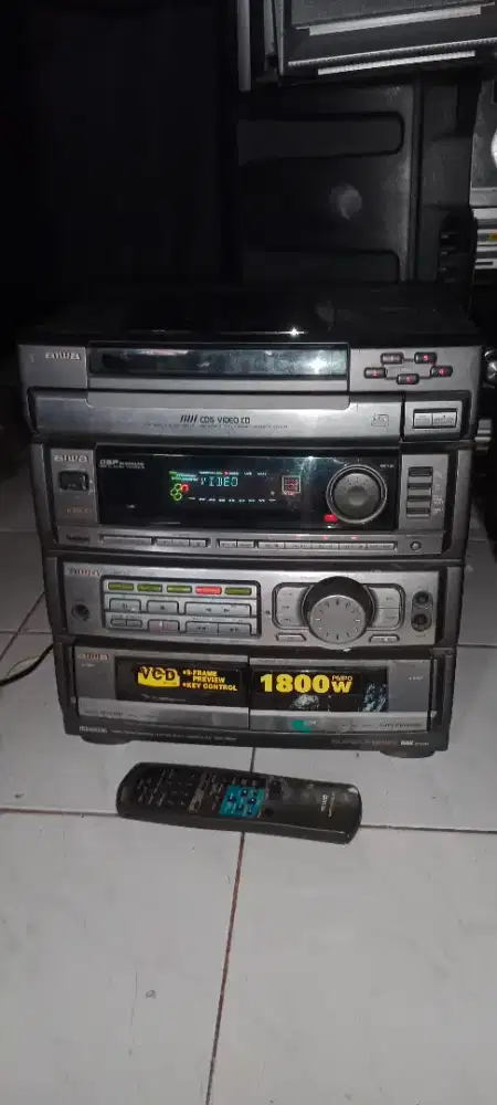 Head big compo Aiwa plus Remotnya