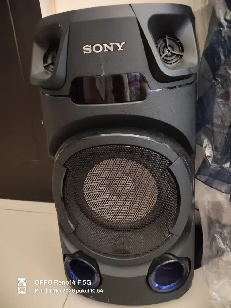 Speaker karaoke komplit dengan microphone