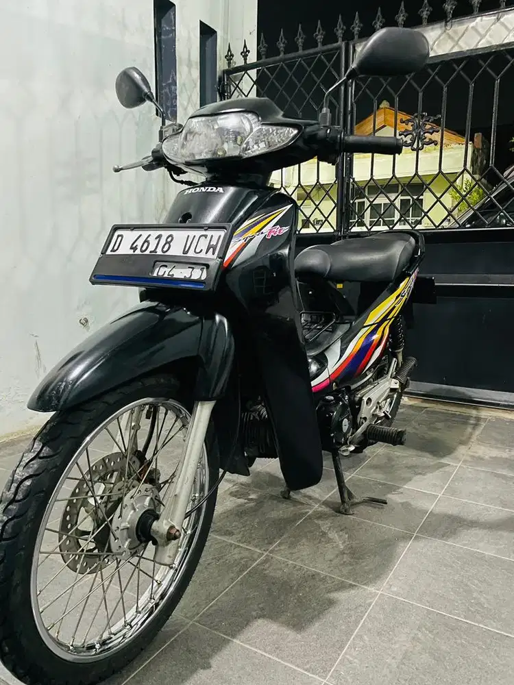 Supra fit tahun 2004 gen pertama