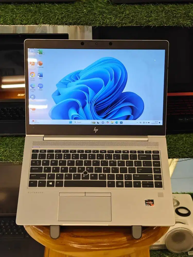 Ultrabook Bisnis Kelas Atas | Ryzen 7 | Performa Ngebut Multitasking