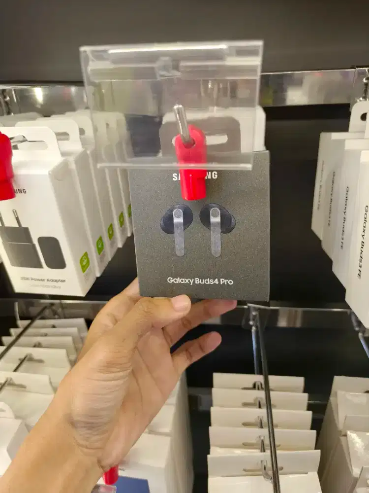 SAMSUNG GALAXY BUDS4 PRO