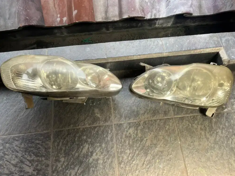 Headlamp toyota altis 2002