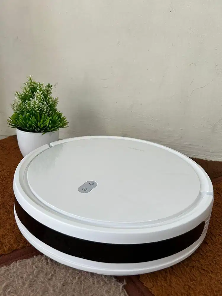 Robot vacum cleaner (Xiaomi)