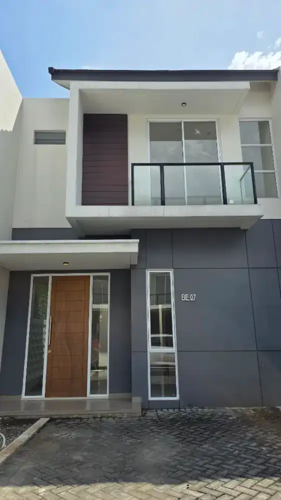 Di jual rumah Central park juanda