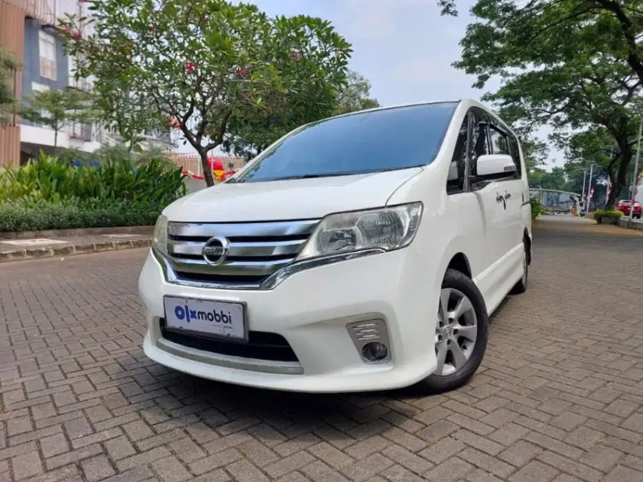 DP RENDAH Nissan Serena 2.0 Highway Star Bensin-AT 2013 WYZS