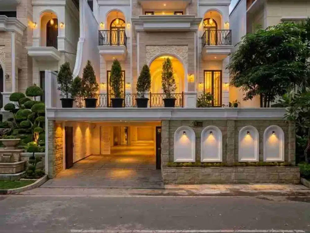 RUMAH MEWAH DALAM KOMPLEK CILANDAK JAKARTA SELATAN