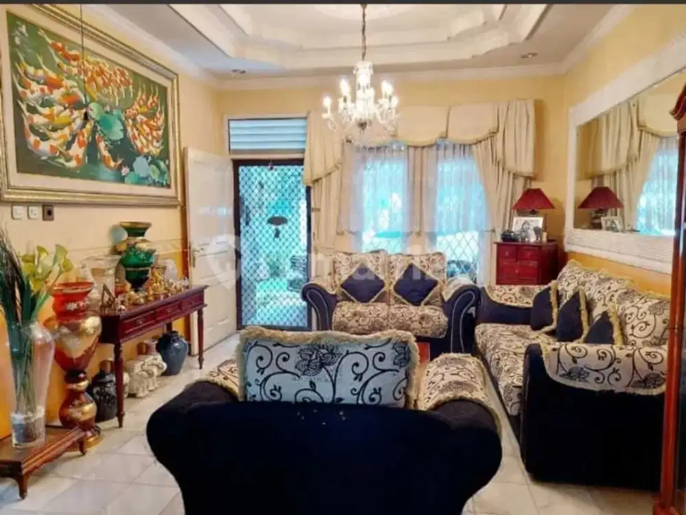 Rumah 1 Lantai Yang Luas Pinggir Jalan Area Komersil Di Tanah Kusir Kebayoran Lama Jakarta Selatan