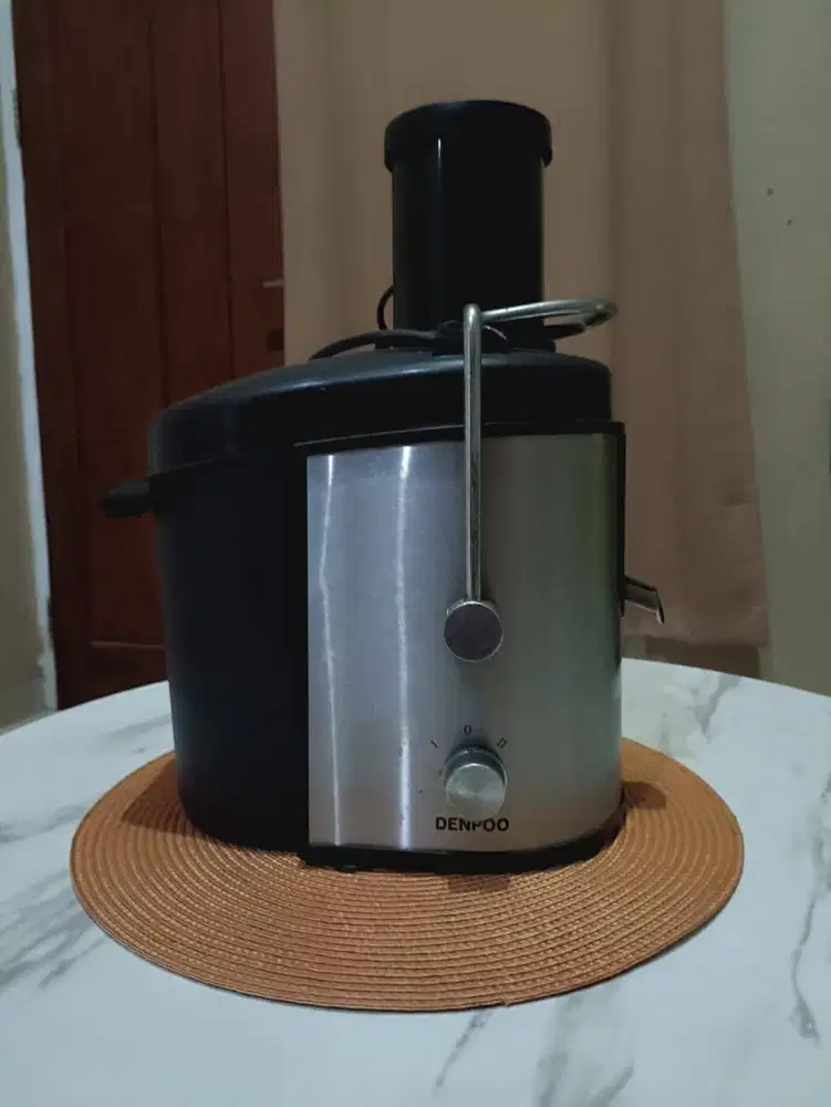Juicer Merk Denpoo