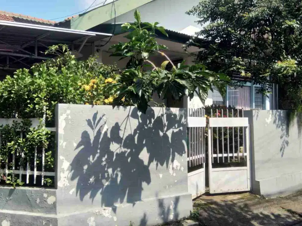 Rumah Hook Tengah Kota di Jl Tegalsari Sendang Candisari