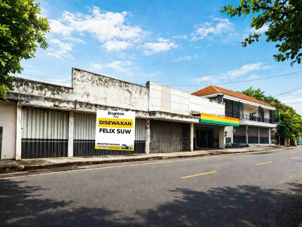 Disewakan Rumah Usaha @ Raya Pasirian Lumajang