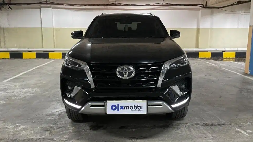 DP MURAH Toyota Fortuner 2.8 4x2 VRZ Solar-AT 2023 Hitam CJJBB