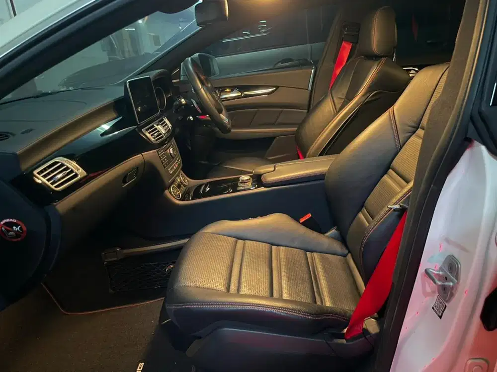 CLS 400 AMG 2014/2015 simpanan pribadi ODO 19.930 kilometer