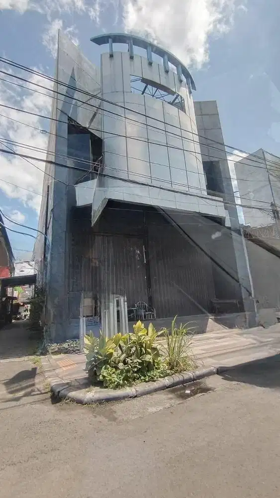 DIJUAL BANGUNAN KOMERSIAL RAYA SURABAYA TIMUR EX BANK 0 JALAN RAYA