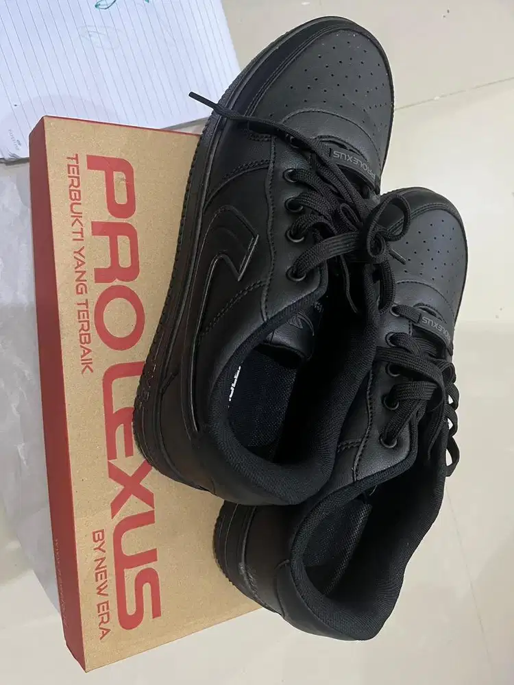 Jual sepatu prolexus like new