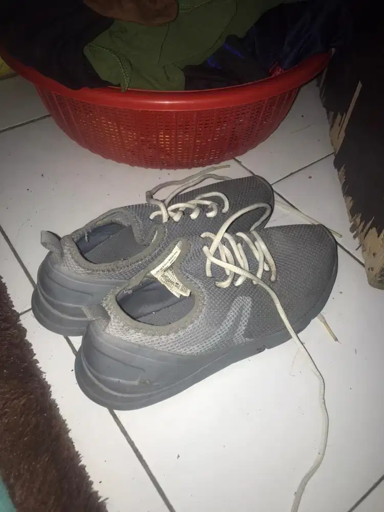 Sepatu Jogging Ukuran 39