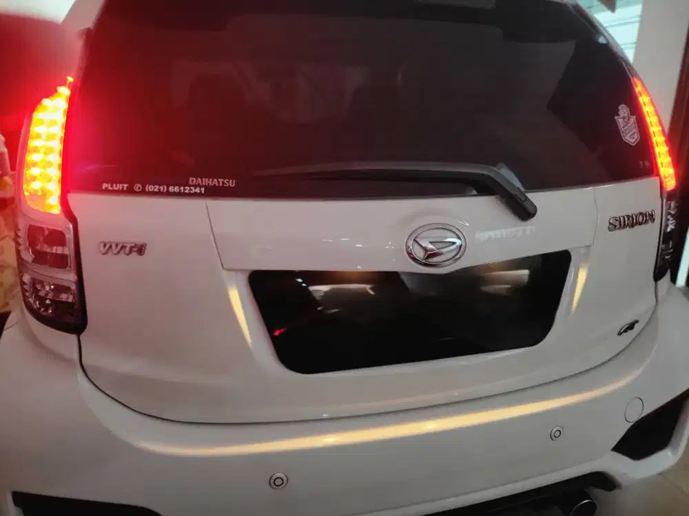DAIHATSU SIRION 1.3 MATIC BENSIN PUTIH SANGAT TERAWAT