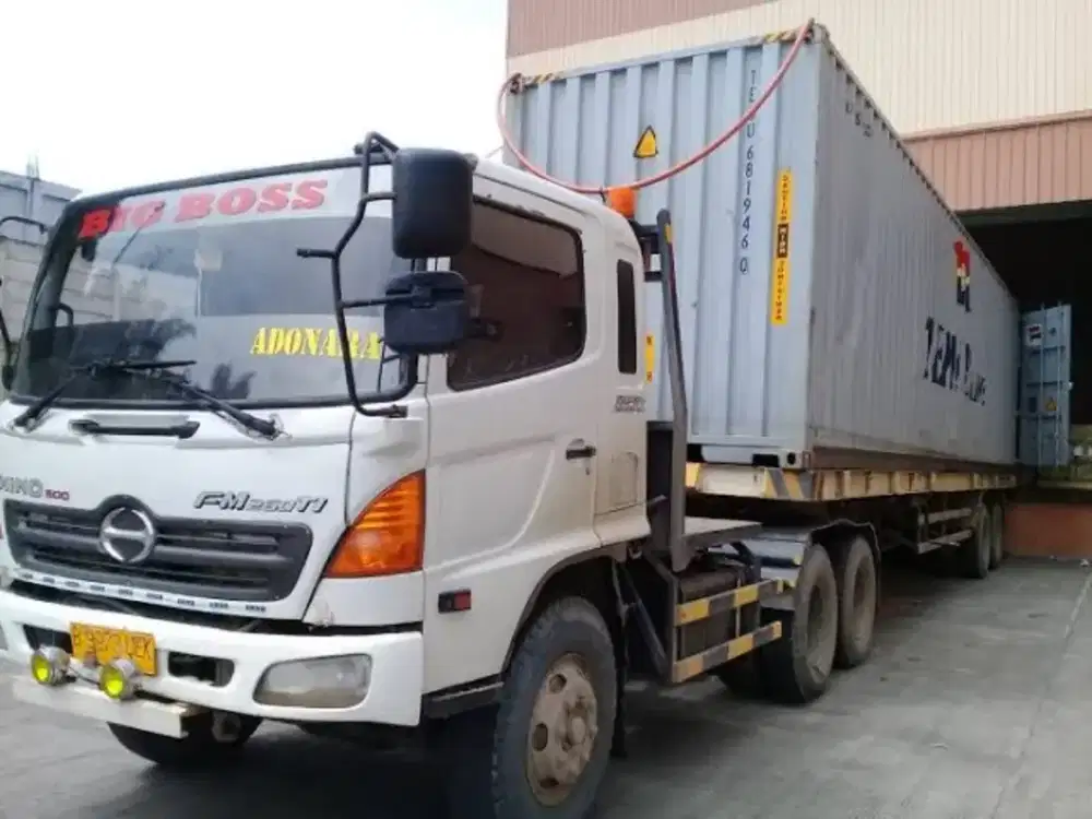 Trailer 20 feet & 40 feet