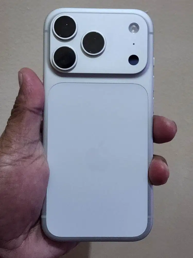 Iphone 17 Pro 256 ibox Gransi On Nov 2026